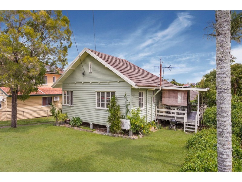 23 Roscoe Street, Holland Park QLD 4121