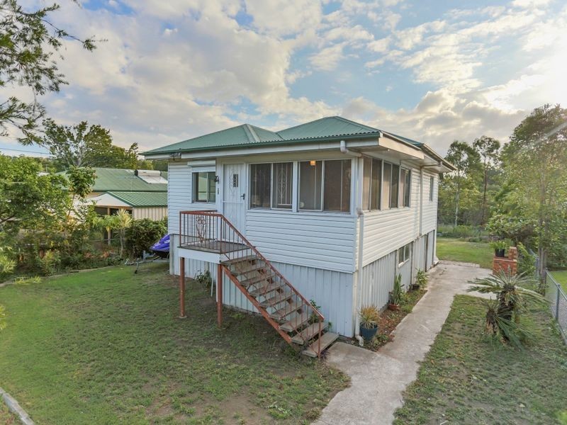 109 Birdwood Rd, Holland Park West QLD 4121