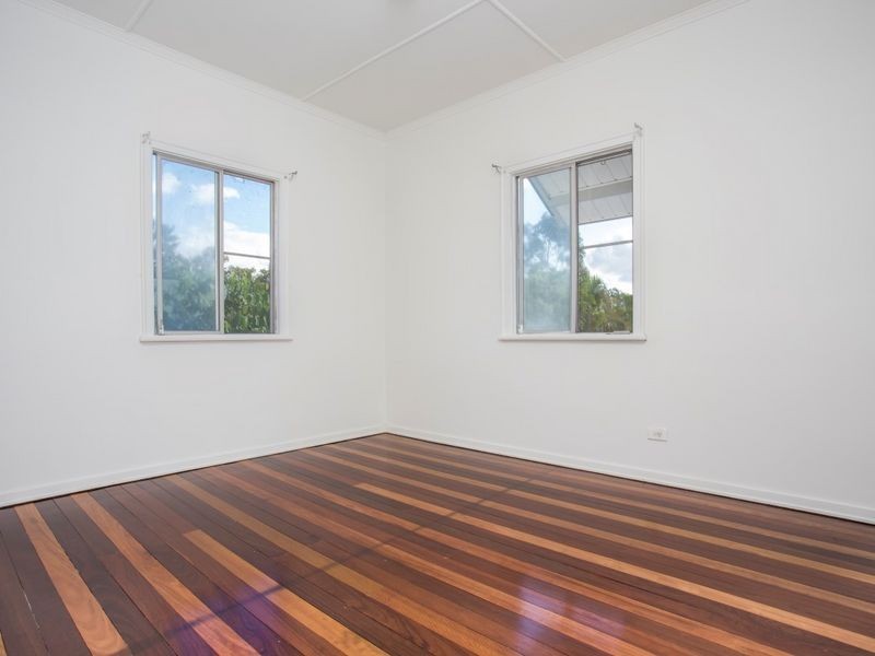 109 Birdwood Rd, Holland Park West QLD 4121