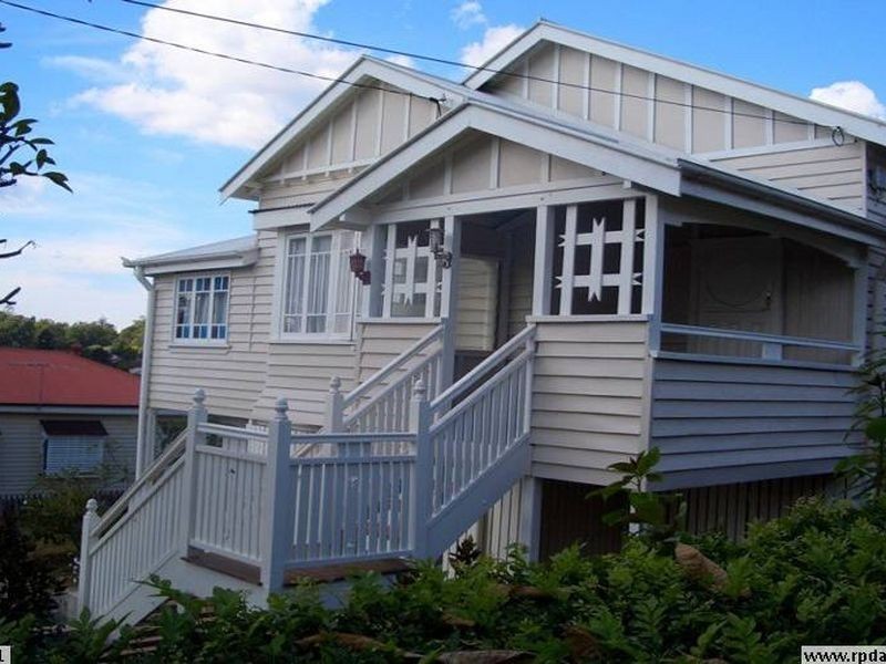 14 Barton Street, Holland Park West QLD 4121