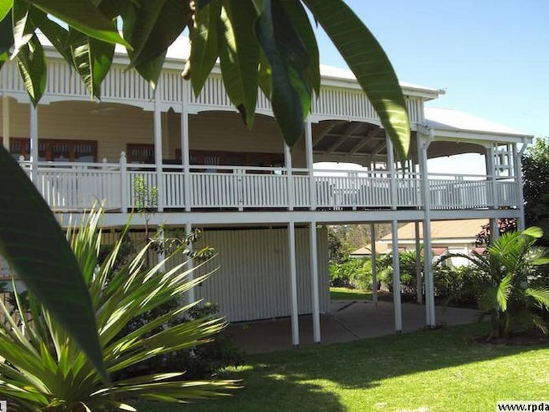 14 Barton Street, Holland Park West QLD 4121