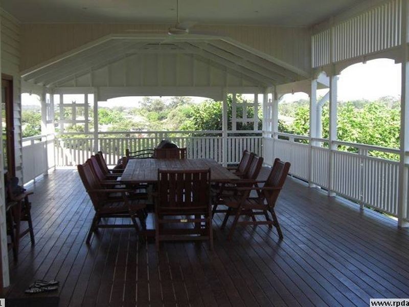 14 Barton Street, Holland Park West QLD 4121