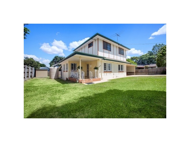 727 Cavendish Road, Holland Park QLD 4121