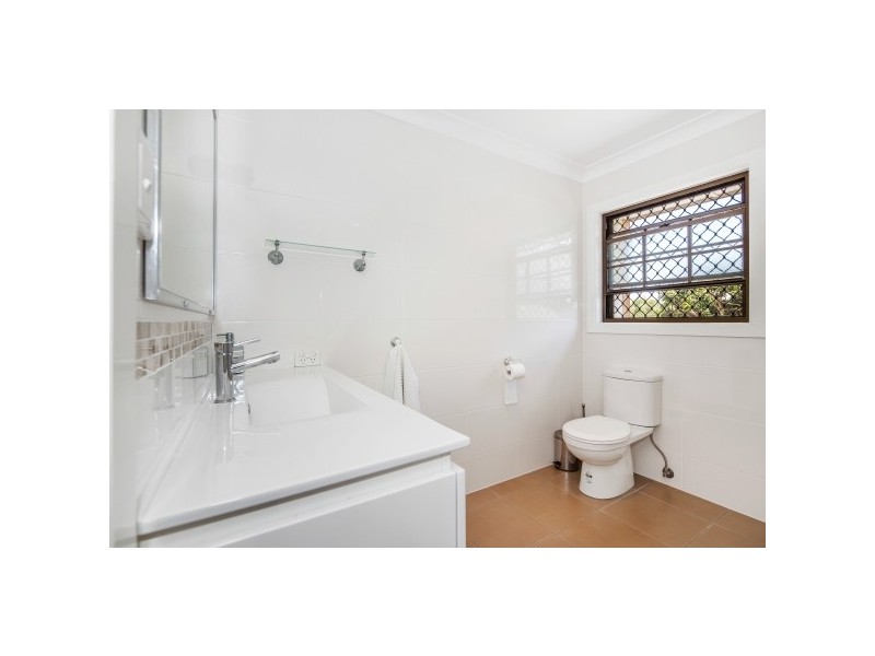 727 Cavendish Road, Holland Park QLD 4121