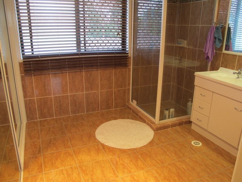 10 Regent St, Eight Mile Plains QLD 4113