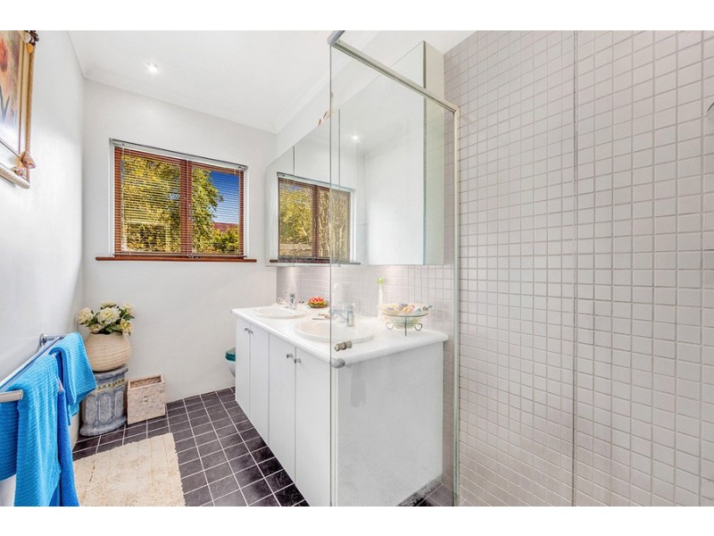 160 Cracknell Road, Tarragindi QLD 4121