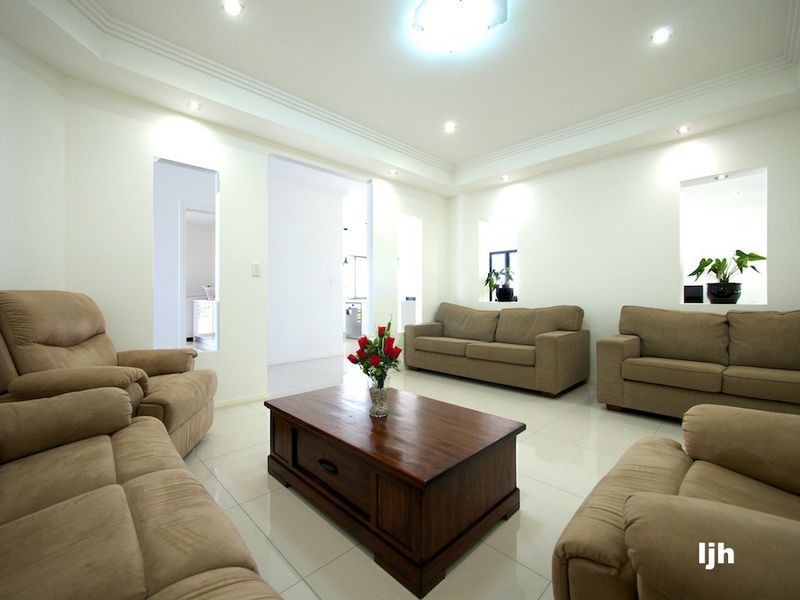 3 Denver Grove, Regents Park QLD 4118