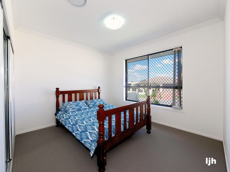 3 Denver Grove, Regents Park QLD 4118