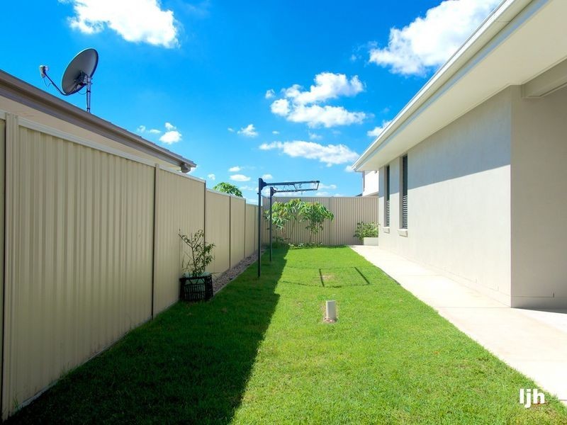 3 Denver Grove, Regents Park QLD 4118