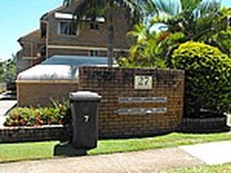 3/27 Crown St, Holland Park QLD 4121