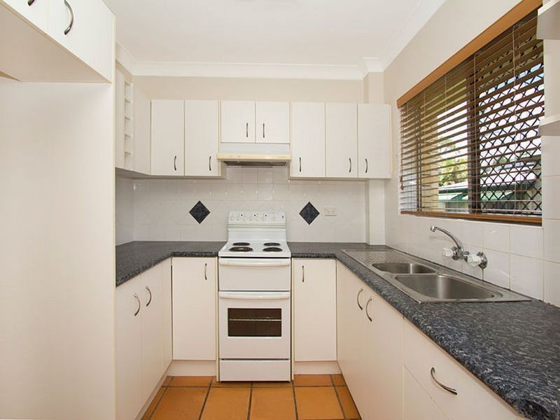 2/11 Bunya Street, Greenslopes QLD 4120