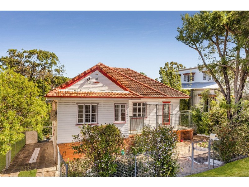 95 Waverley Road, Camp Hill QLD 4152