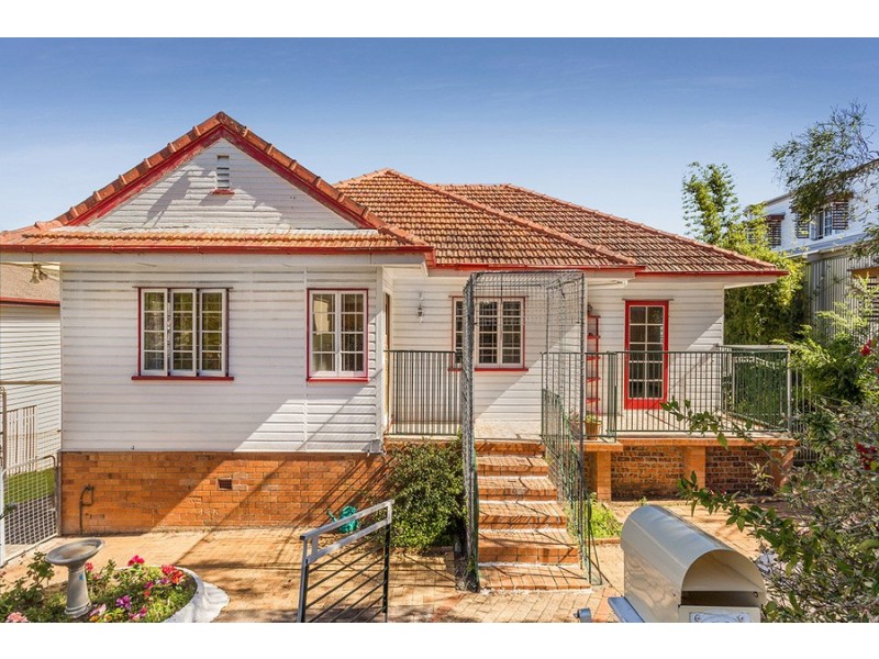 95 Waverley Road, Camp Hill QLD 4152