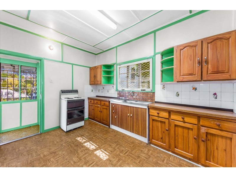 95 Waverley Road, Camp Hill QLD 4152