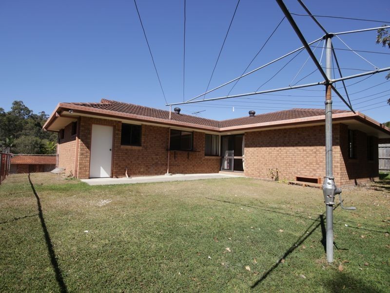 18 Glenalwyn, Holland Park QLD 4121