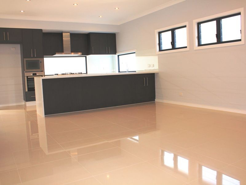 96 Bromley St, Kangaroo Point QLD 4169