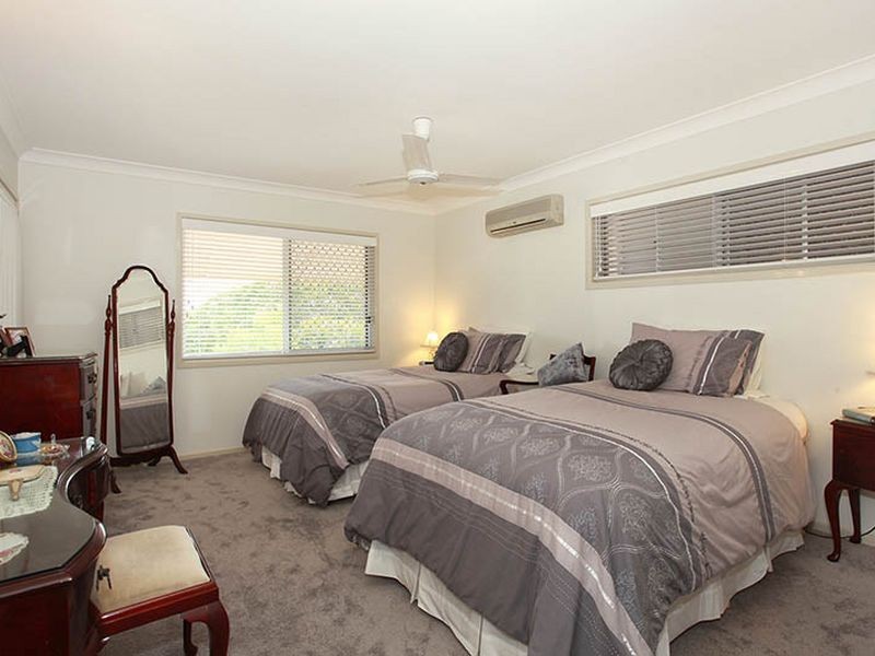10 Aruma Street, Holland Park West QLD 4121
