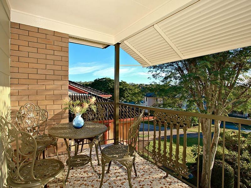 10 Aruma Street, Holland Park West QLD 4121