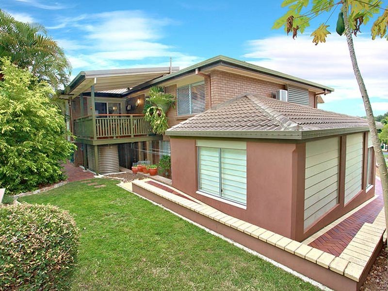 10 Aruma Street, Holland Park West QLD 4121