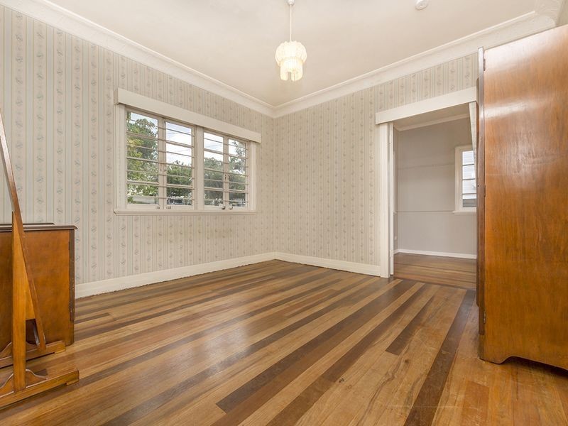 16 Esther St, Tarragindi QLD 4121