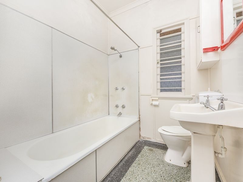 16 Esther St, Tarragindi QLD 4121