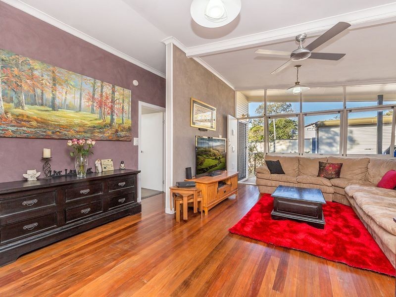 23 Newnham Rd, Mount Gravatt East QLD 4122