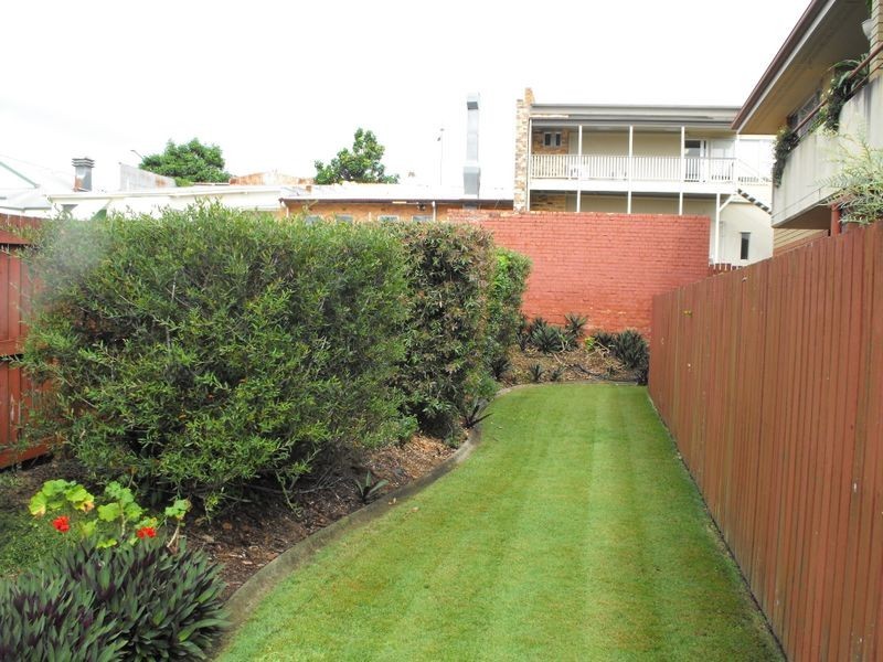 6/11 Burlington St, Holland Park QLD 4121