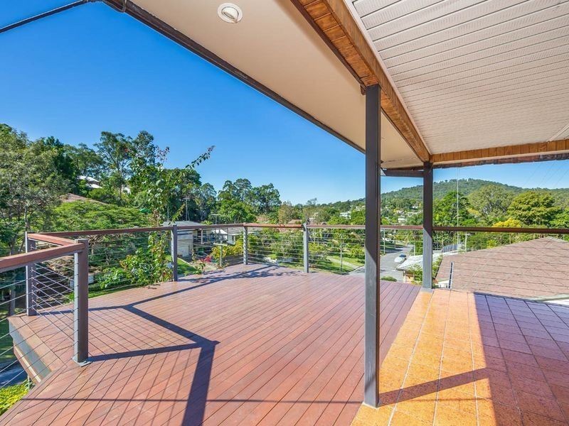 16 Flynn Street, Holland Park West QLD 4121