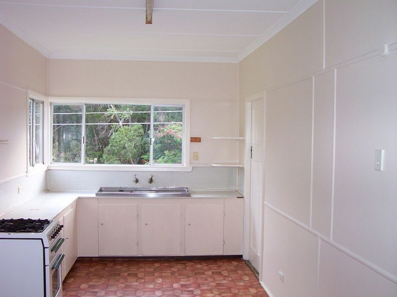 40 Arnold St, Holland Park QLD 4121