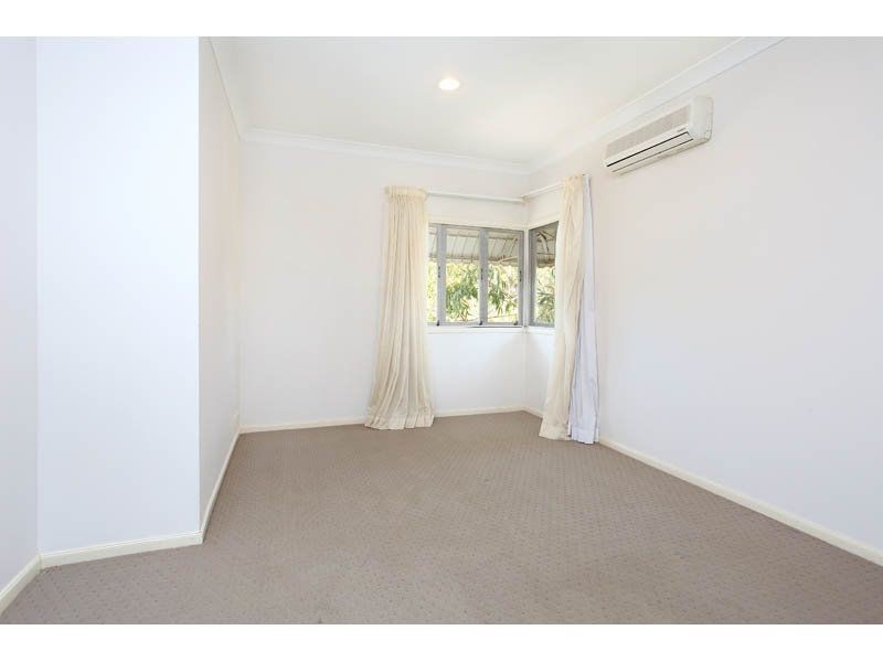 32 Abbotsleigh Street, Holland Park QLD 4121