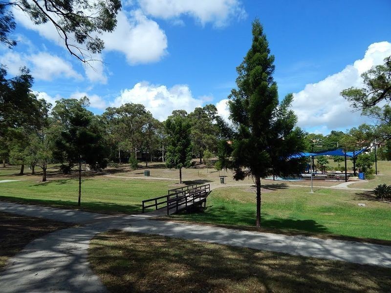 32 Abbotsleigh Street, Holland Park QLD 4121