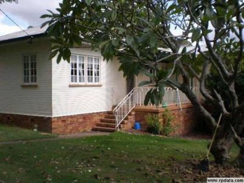 41 Palm Ave, Holland Park QLD 4121