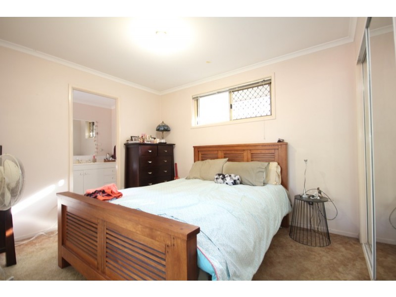 33 Wyncroft Street, Holland Park QLD 4121