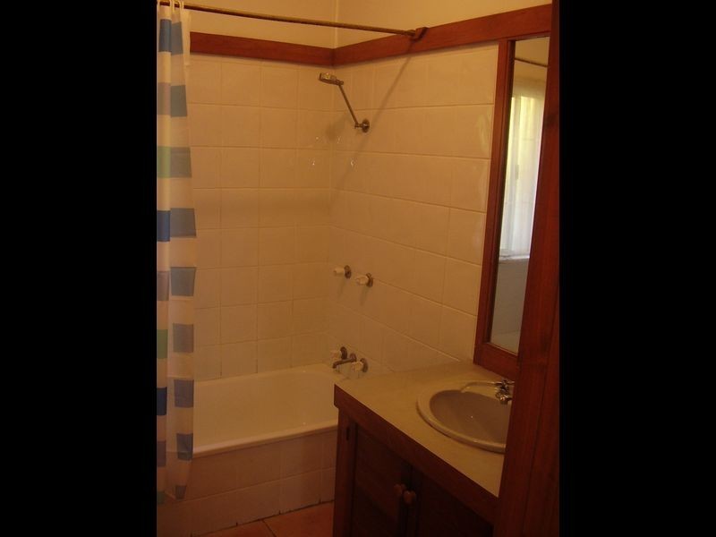 42 Palm Ave, Holland Park QLD 4121