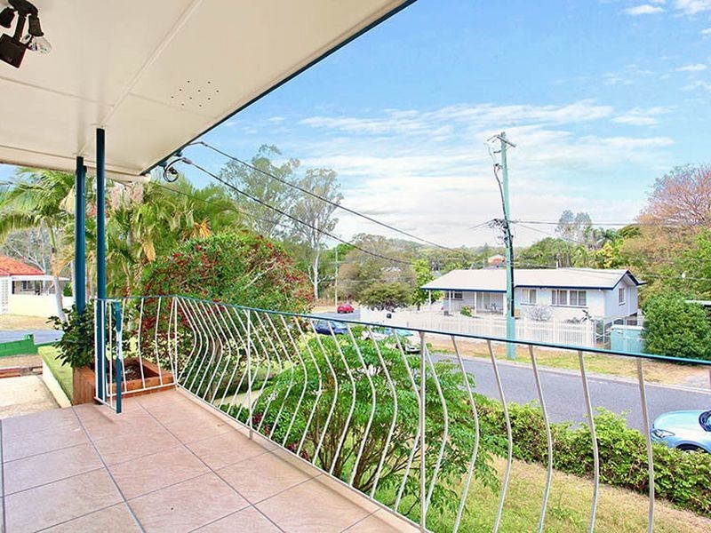 27 Messines Ridge Rd, Tarragindi QLD 4121