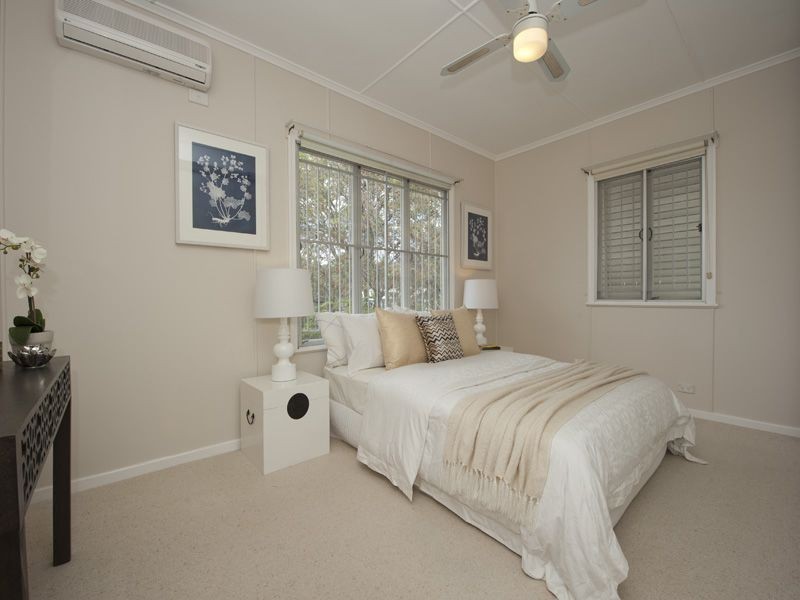 27 Messines Ridge Rd, Tarragindi QLD 4121