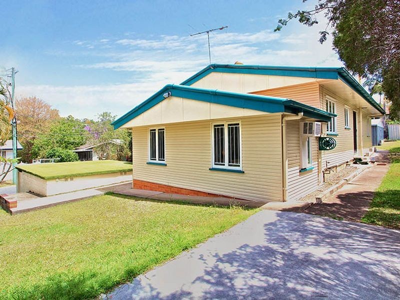 27 Messines Ridge Rd, Tarragindi QLD 4121