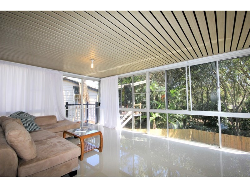 70 Sunshine Avenue, Tarragindi QLD 4121