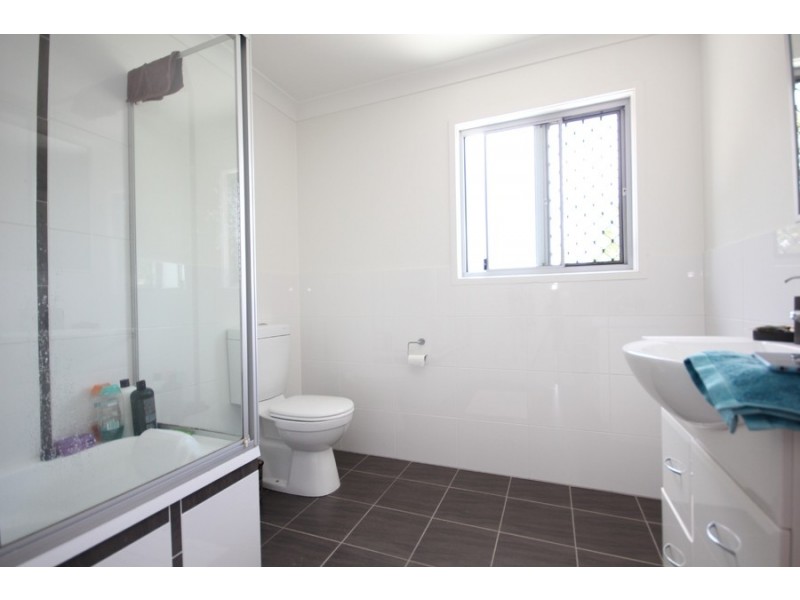 2/45 Burlington Street, Holland Park QLD 4121