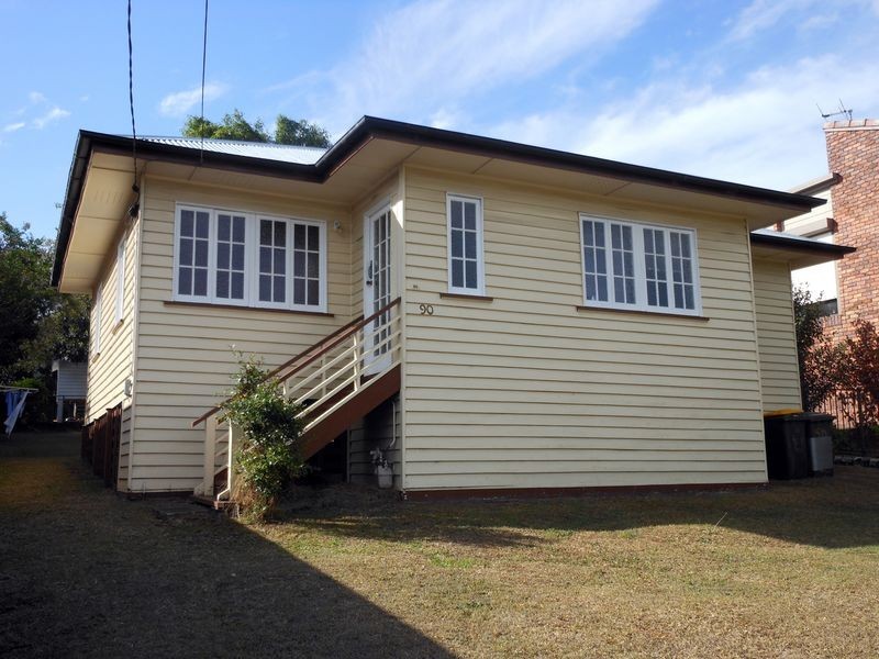 90 Holland Rd, Holland Park QLD 4121