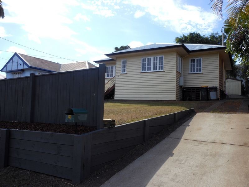 90 Holland Rd, Holland Park QLD 4121