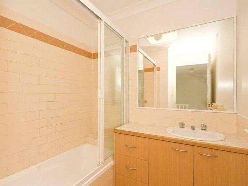 2/37 Birdwood Road, Holland Park West QLD 4121