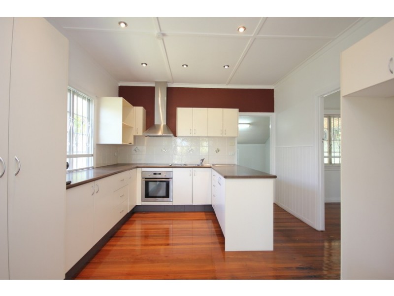 29 Iris Street, Holland Park West QLD 4121