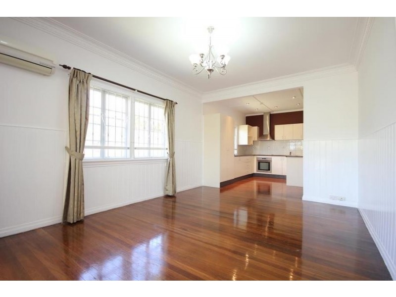 29 Iris Street, Holland Park West QLD 4121