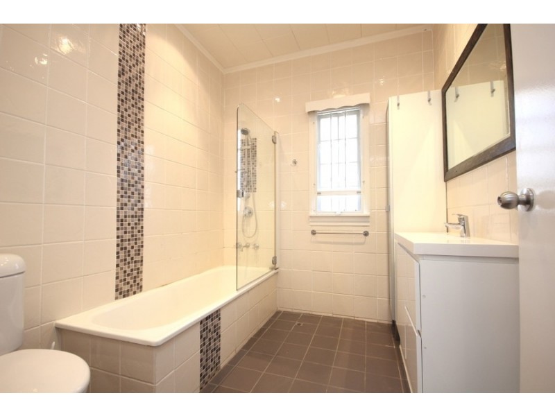 29 Iris Street, Holland Park West QLD 4121