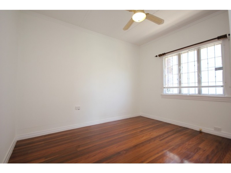 29 Iris Street, Holland Park West QLD 4121