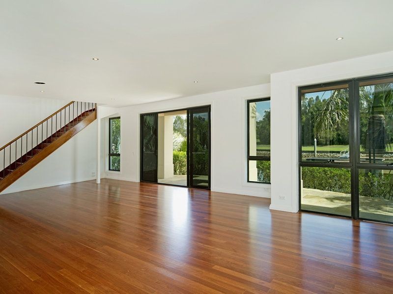2102 CARLTON CLOSE, Hope Island QLD 4212