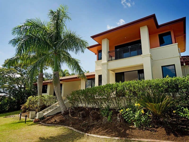 2102 CARLTON CLOSE, Hope Island QLD 4212
