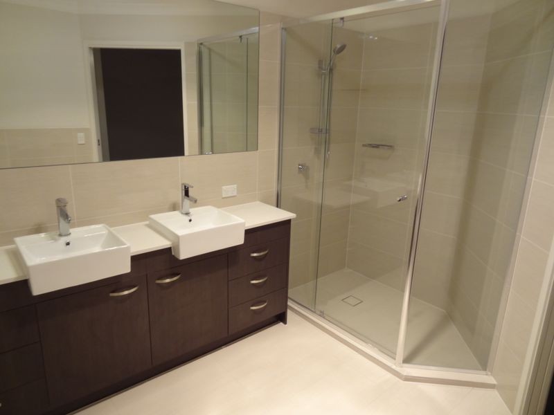 1/79 FALCONER STREET, Southport QLD 4215