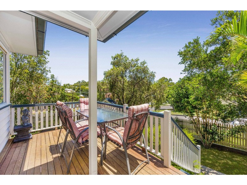 27 Eleanor Street, Carina QLD 4152